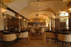 3Victoria-Palace-lobby-bar