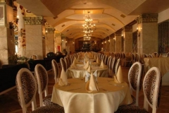 3VictoriaPalaceMain-restaurant