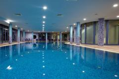 f_poolindoor_1440x810_f_1