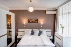 f_Kingsizebed_front_f_1