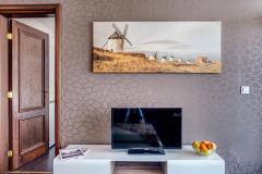f_Livingroom_TVset_f_1