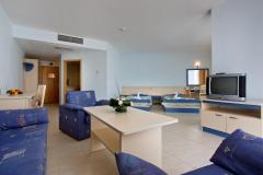 4.Dolphin_Marina_Studio_1