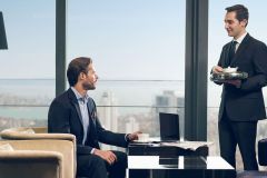 IST_1108987_Gold-Lounge-Service