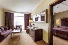 f_Family-Room-3_f_4
