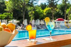 f_Pool-Bar-2_f_1
