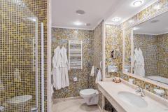 f_DBL-SGL-BATHROOM_f_1