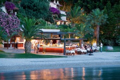 pebble-beach-bar
