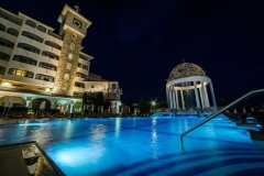 3SB_HelenaSands_night_pool