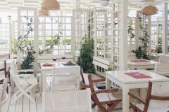 f_Restaurant-garden-01_f_1