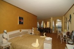 3VictoriaPalaceDbl3