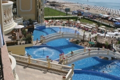 3VictoriaPalacePool1